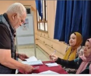 كبار السن يصوتون فى انتخابات مجلس النواب 2025 بالدقى.. صور