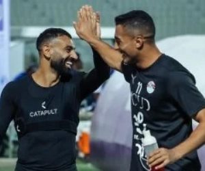 فى معسكر منتخب مصر بالإمارات .. محمد صلاح يشعل الأجواء بابتسامة ووصلة هزار .. صور