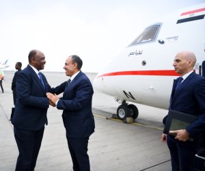 وزير الخارجية والهجرة يصل إلى مدينة بورسودان
