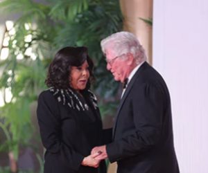 وزير الثقافة وحسين فهمى على ريد كاربت حفل افتتاح مهرجان القاهرة