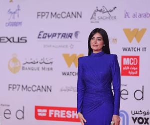 في دورته الـ 46.. هبة مجدى وريهام حجاج وصبا مبارك وهيدى كرم بإطلالات أنيقة بافتتاح مهرجان القاهرة 