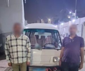 ضبط شخصين بتمزيق إحدى اللافتات الدعائية الخاصة بأحد المُرشحين بمجلس النواب بالقاهرة