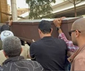 نجوم الزمالك يتلقون واجب العزاء فى محمد صبري على المقابر