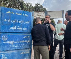 نجوم الزمالك يتوجهون على المستشفى لانتظار خروج جثمان محمد صبرى.. صور