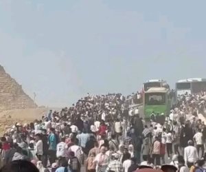 زحام على بوابة التاريخ.. طوابير الزوار تمتد من المتحف المصري الكبير إلى ظلال الأهرامات