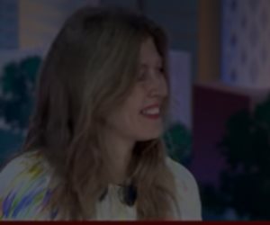 عظيم ومبهر.. الفنانة التشيكية كارينا كوتوفا تشيد بالمتحف المصري الكبير