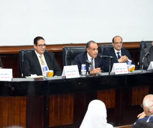 وزير الخارجية يلتقي طلاب كلية الاقتصاد والعلوم السياسية بجامعة القاهرة