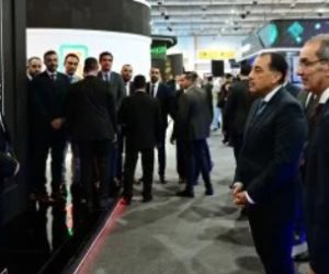 رئيس الوزراء يتفقد أجنحة الجهاز القومي لتنظيم الاتصالات والقومية للبريد