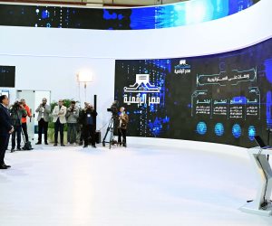 رئيس الوزراء يستعرض مبادرات التحول الرقمي لوزارة الاتصالات خلال معرض القاهرة الدولي للتكنولوجيا.