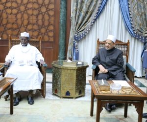 شيخ الأزهر يستقبل وزير التعليم العالي التشادي ويناقشان تعزيز التعاون الدعوي والعلمي 