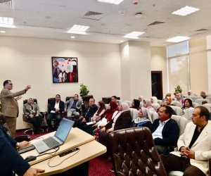 وزير الإسكان يؤكد على أهمية التواصل مع ممثلى الشعب ونوابه