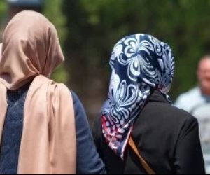 800 يورو غرامة.. النمسا تعتزم حظر الحجاب على الفتيات دون 14 عاما بالمدارس ابتداءً من 2026