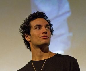 مقرر عرضه في رمضان.. النجم الفلسطيني آدم بكري ينضم إلى "الحب والحرب" 