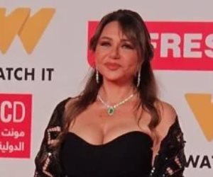 ليلى علوى وإلهام صفى الدين بإطلالات ملفتة على ريد كاربت ختام مهرجان القاهرة