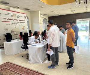 المصريون في سلطنة عمان يدلون بأصواتهم في انتخابات مجلس النواب (صور)