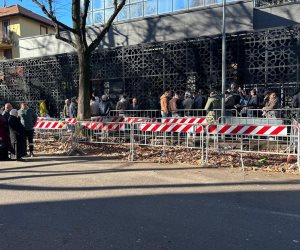 استمرار توافد أبناء الجالية المصرية على القنصلية المصرية بميلانو في اليوم الثاني للتصويت بانتخابات مجلس النواب