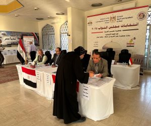 القمص سوريال الأنبا بيشوى يشارك فى انتخابات مجلس النواب بالسفارة المصرية بمسقط