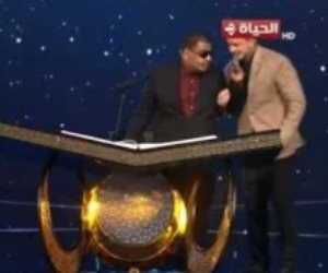 مصطفى حسنى يترك مقعدة للمتسابق الثامن بدولة التلاوة.. شوف عمل ايه