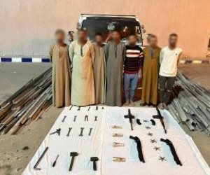 ضبط عناصر تشكيل عصابي بأسيوط لسرقة القطع الحديدية الخاصة بأبراج الكهرباء