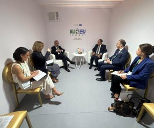 وزير الخارجية يلتقى مع نظيره البرتغالى على هامش أعمال القمة الأفريقية الأوروبية