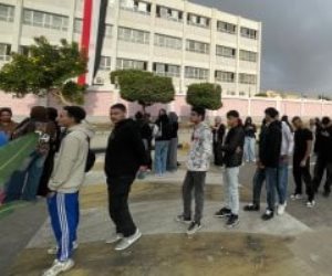 فى انتخابات النواب .. طوابير أمام لجان التجمع الخامس قبل فتح أبواب اللجان