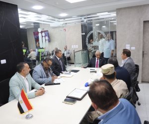 محافظ شمال سيناء يتابع سير انتخابات مجلس النواب عبر مركز سيطرة الشبكة الوطنية للطوارئ (صور)