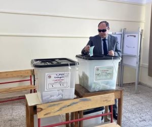 رئيس هيئة تنمية الصعيد يُدلي بصوته في انتخابات مجلس النواب 
