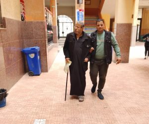 كبار السن يتحدون تقدم العمر ويدلون بأصواتهم في انتخابات النواب 2025