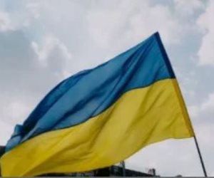 رئيس وزراء بريطانيا يؤكد التزام لندن الثابت بدعم أوكرانيا