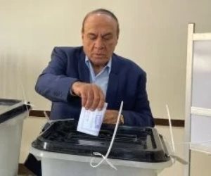 اللواء سمير فرج يدلى بصوته فى انتخابات مجلس النواب 2025