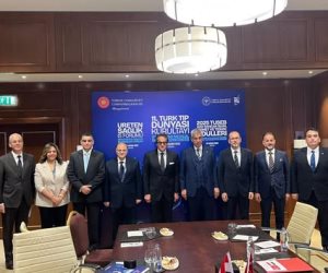 وزير الصحة يلتقي نظيره التركي لتعزيز وتفعيل التعاون الصحي بين البلدين