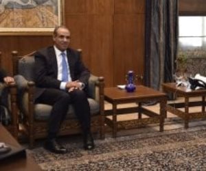 وزير الخارجية يلتقى رئيس مجلس النواب اللبنانى فى بيروت