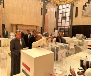 توافد على مقر السفارة بالسعودية للتصويت بانتخابات الإعادة لمجلس النواب