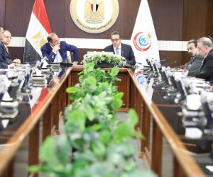 وزير الصحة يبحث مع وزير المالية انتظام سلاسل توريد الأدوية والمستلزمات الطبية