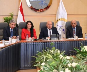 وزير الصناعة والنقل يترأس الاجتماع الخامس والثلاثين للمجموعة الوزارية للتنمية الصناعية 