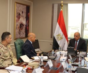 وزير الكهرباء يجتمع برؤساء الشركة المصرية للتعدين والجهاز التنفيذي للإشراف على مشروعات المحطات النووية