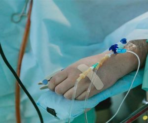 دار الافتاء توضح حكم إجراء عملية جراحية للمريض فاقد الوعي بتفويض من أهله