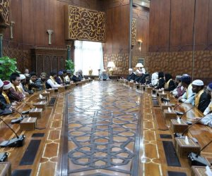 شيخ الأزهر يلتقي طلاب مدرسة "الإمام الطيب" ويشيد بحفظهم المتقن لكتاب الله بالقراءات العشر