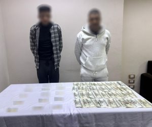 ضبط شخصان فى قنا يجمعان بطاقات الناخبيين وتوزيع مبالغ مالية عليهم للتصويت لمرشح