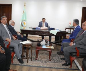 وزير الزراعة يعقد اجتماعًا مع الأمين التنفيذي لمرصد الصحراء والساحل لبحث تعزيز المشروعات الإقليمية المشتركة 