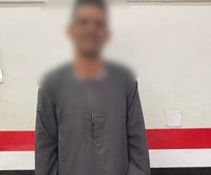 ضبط شخص أثناء توزيع مبالغ مالية على الناخبين بقوص بمحافظة قنا