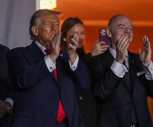 قرعة كأس العالم 2026.. ما هى جائزة فيفا للسلام التى حصدها ترامب؟ (صور)