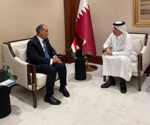 وزير الخارجية يبحث مع رئيس مجلس الوزراء القطري تطورات الأوضاع الميدانية في قطاع غزة