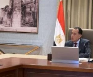 رئيس الوزراء يتابع مع وزير الطيران عددا من ملفات العمل