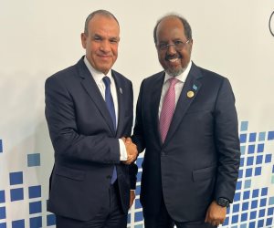 وزير الخارجية يلتقي رئيس جمهورية الصومال الفيدرالية على هامش منتدى الدوحة 