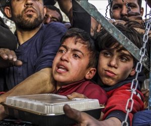 أطفال غزة يعانون سوء تغذية حاد… و«الأونروا» تحذر من انهيار القدرة على تقديم الخدمات