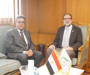 رئيس «سلامة الغذاء» يبحث مع نقيب الأطباء البيطريين تعزيز التعاون في الرقابة على المنتجات