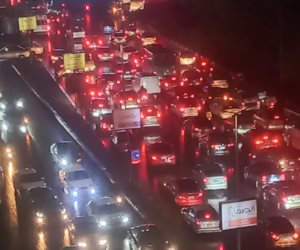 زحام مرورى بمحاور القاهرة والجيزة بالتزامن مع سقوط الأمطار