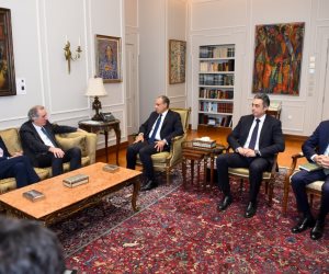  وزير الخارجية يستقبل وفداً أوروبياً برئاسة المبعوث الأوروبي الخاص لعملية السلام