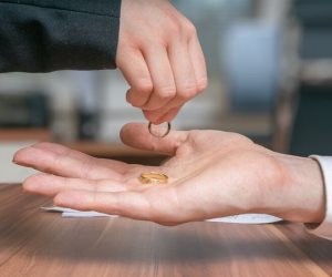 السوريات يتصدرن.. الإحصاء يكشف خريطة طلاق المصريين من الجنسيات العربية والأجنبية في 2024